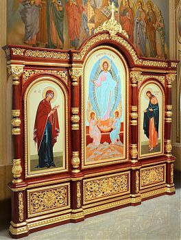 Киот напольный из дерева тройной на Горнее Место. Заказать по цене производителя для украшения православного храма